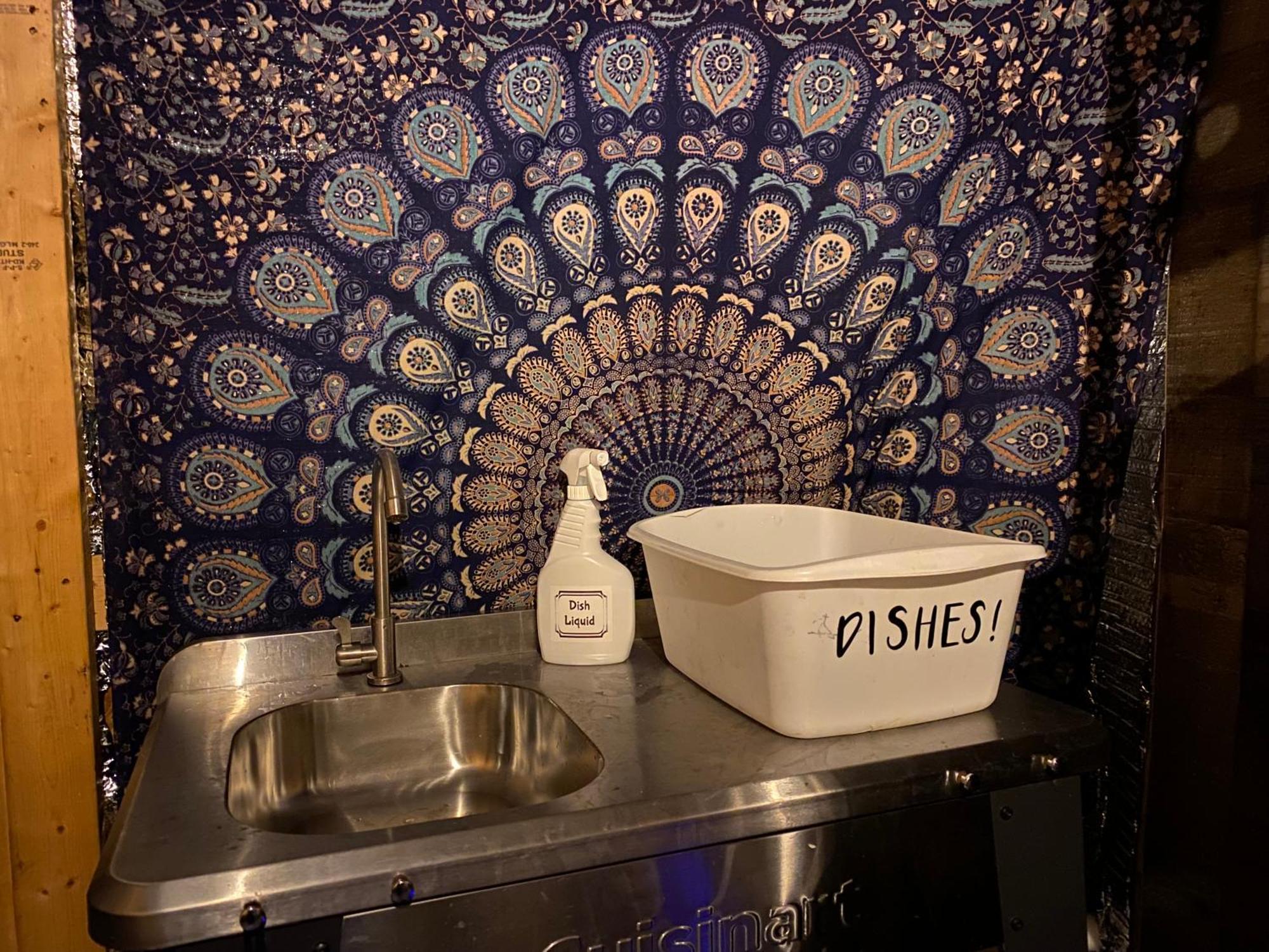 Angie's Country Non Electric Rustic In The Woods Provide The Linens Self Check In Access To Hot Shared Hot Tub *